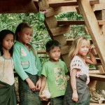 Kinder im Alak Village