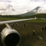 Flug Legazpi-Manila mit dem Vulkan Mayon im Hintergrund